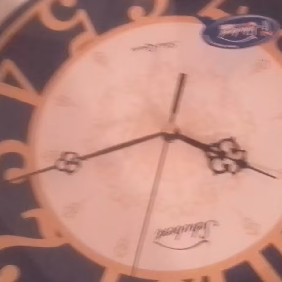 ساعت دیواری شوبرت گرد