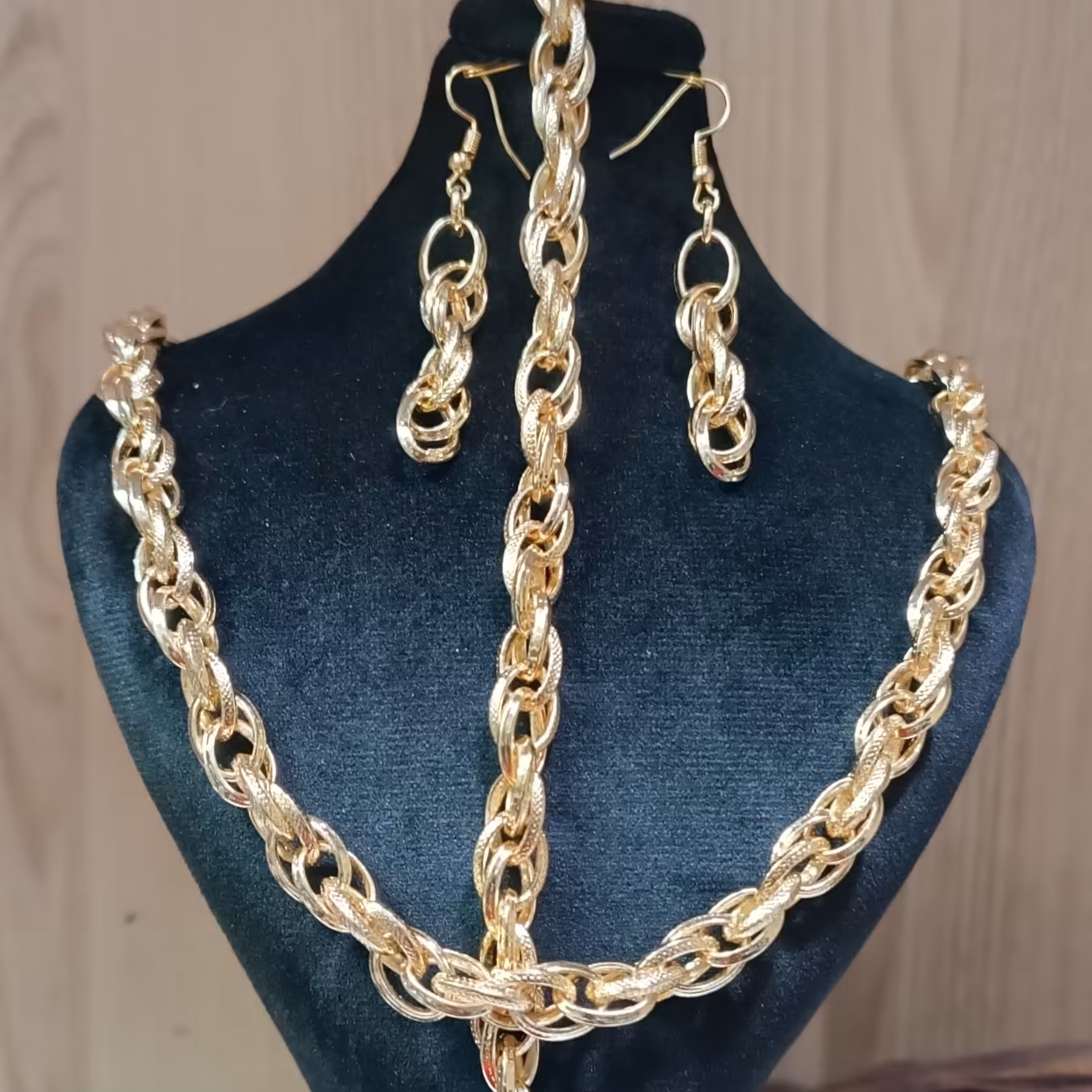 سرویس ضد حساسیت رنگ ثابت.آبکاریه رادیوم.  با 50درصد تخفیف