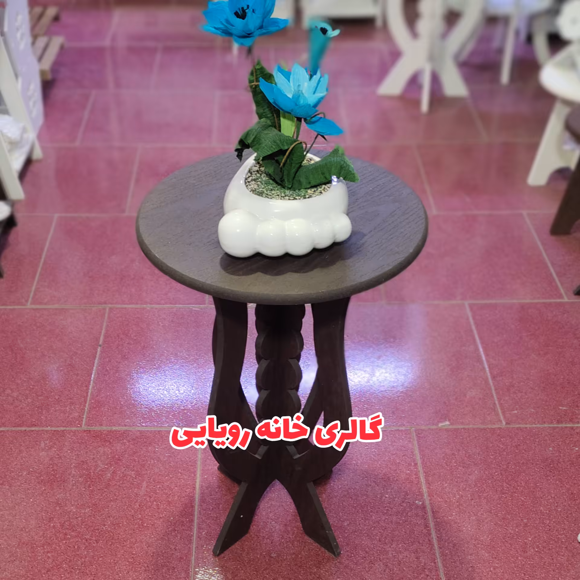 پایه گلدان طرح ارکیده قهوه ای