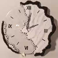 ساعت دفورمه رزینی،موتور آرامگرد،بیس ام دی اف 50سانت،قابل گرد کیری با دستمال مرطوب،قابل سفارش در رنگ های مختلف