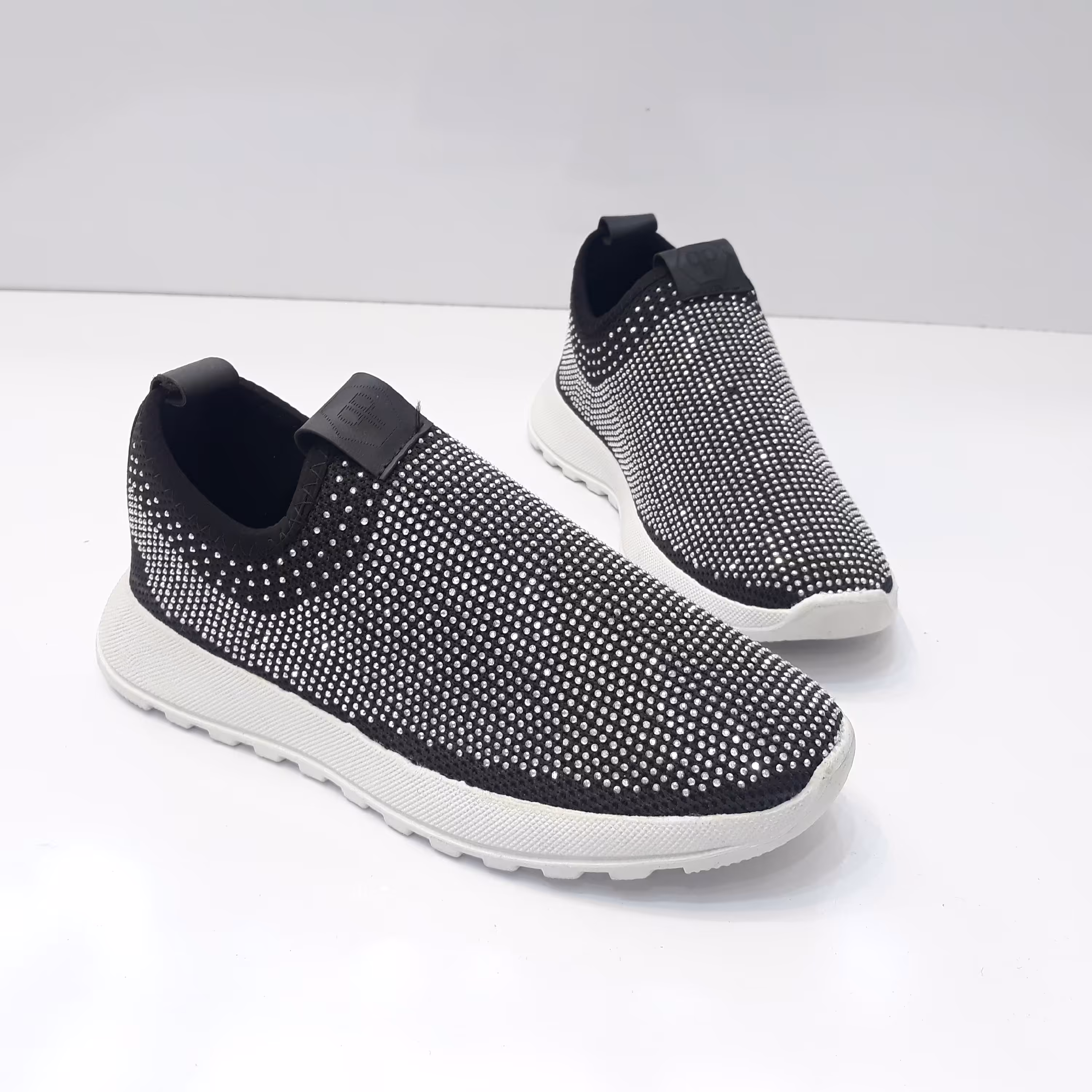 کفش اسپرت زنانه و دخترانه نگینی با ارسال فوری