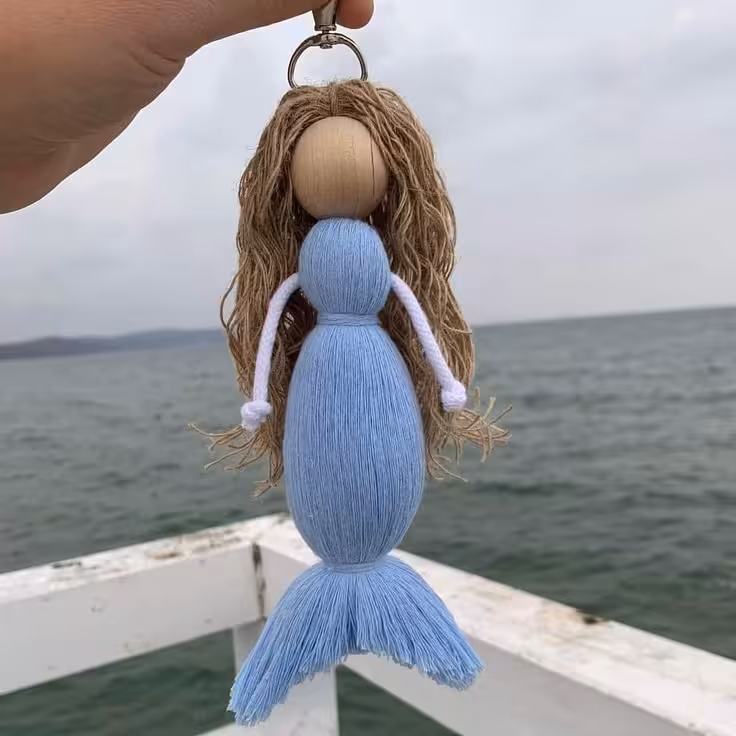 عروسک ماهی مکرومه .با رنگبندی و سایز دلخواه از دوعدد ب بالا قابل سفارش برای گیفت نامزدی و تولد و جاسوییچی و اویز ماشین