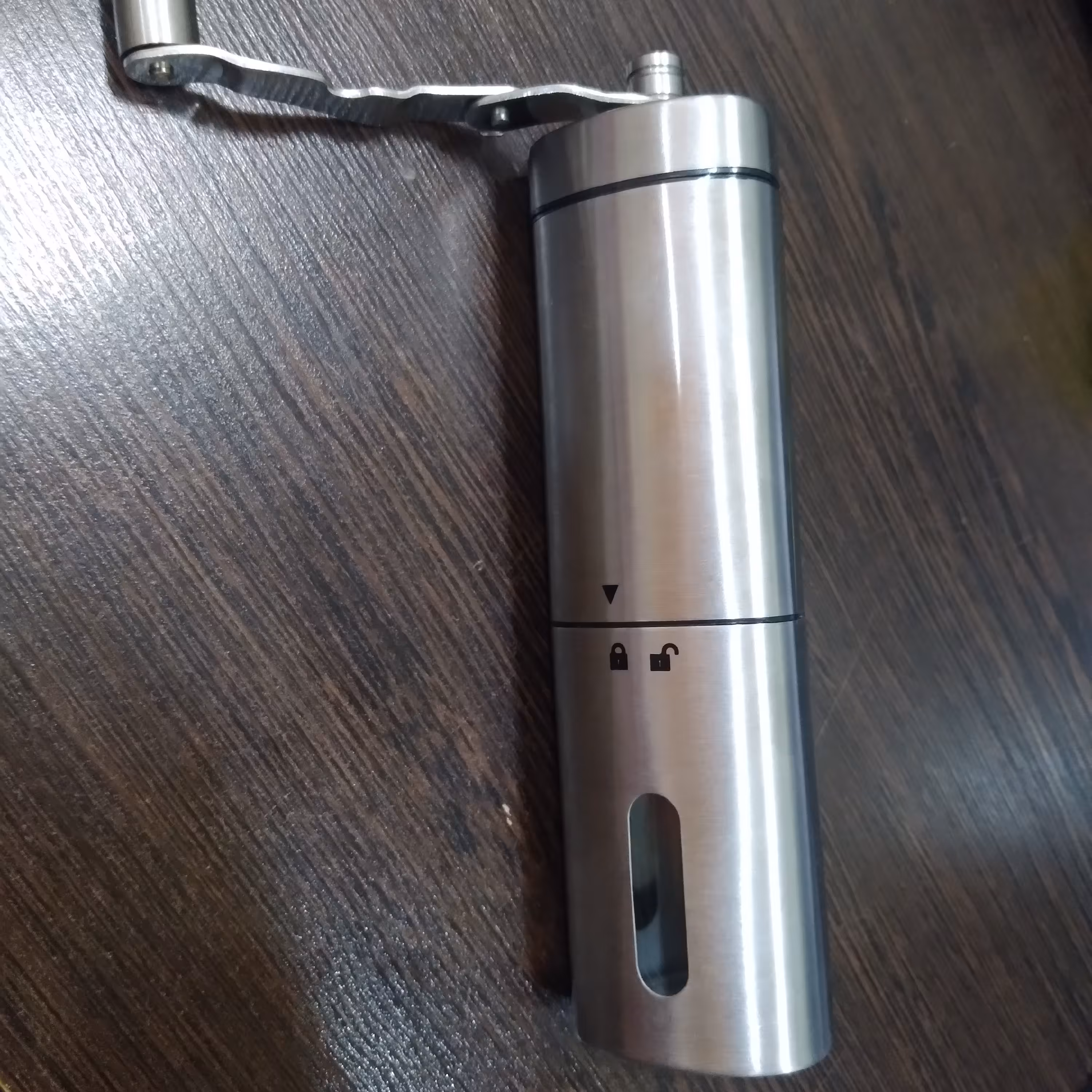 آسیاب دستی فلزی برند یونیک مناسب برای انواع دان قهوه و فلفل