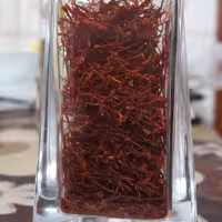 زعفران سرگل سوپر درجه یک قلمدار اعلا نیم مثقالی