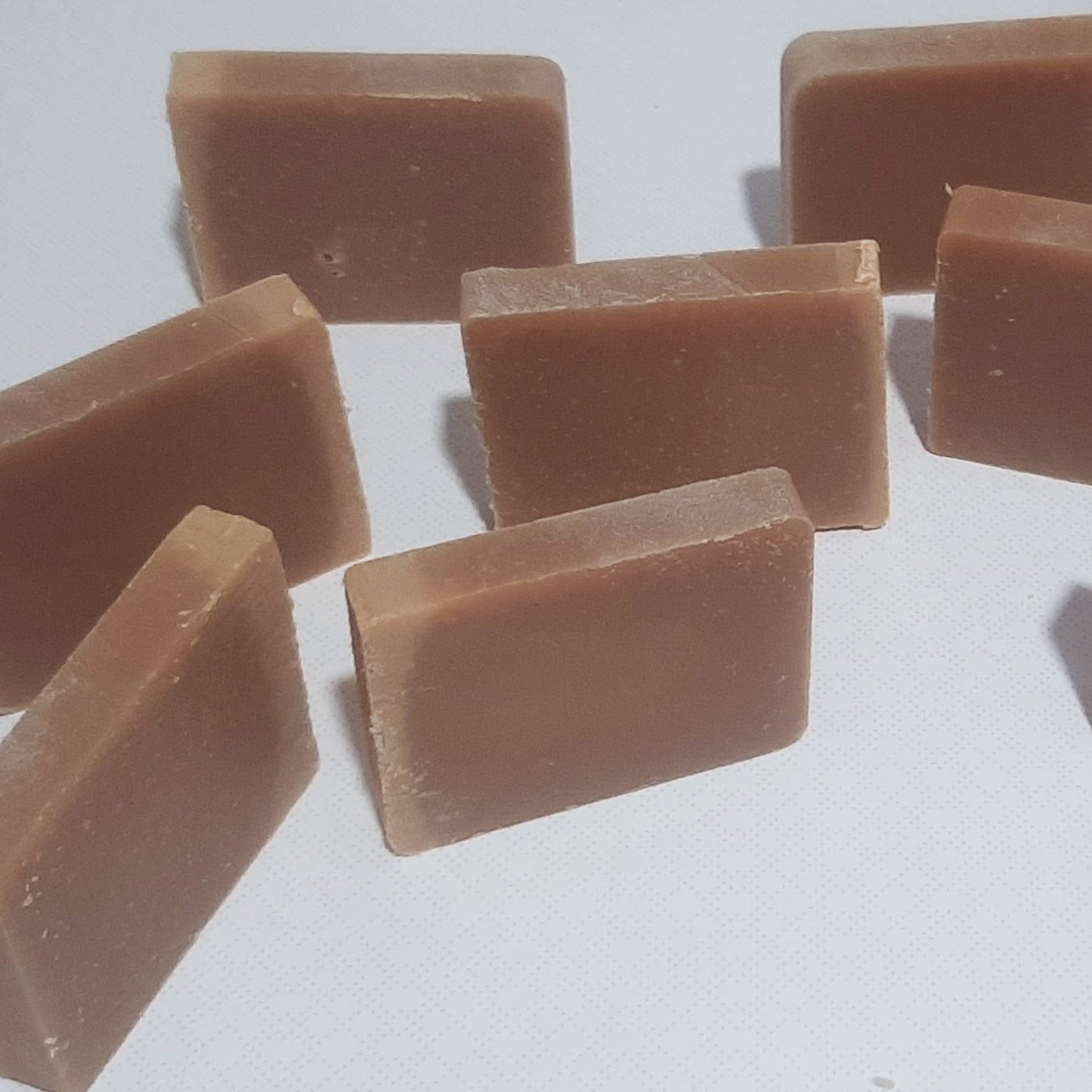 صابون زردچوبه تولید شده بابهترین روغن زردچوبه .رفع انواع جوش وجای جوش