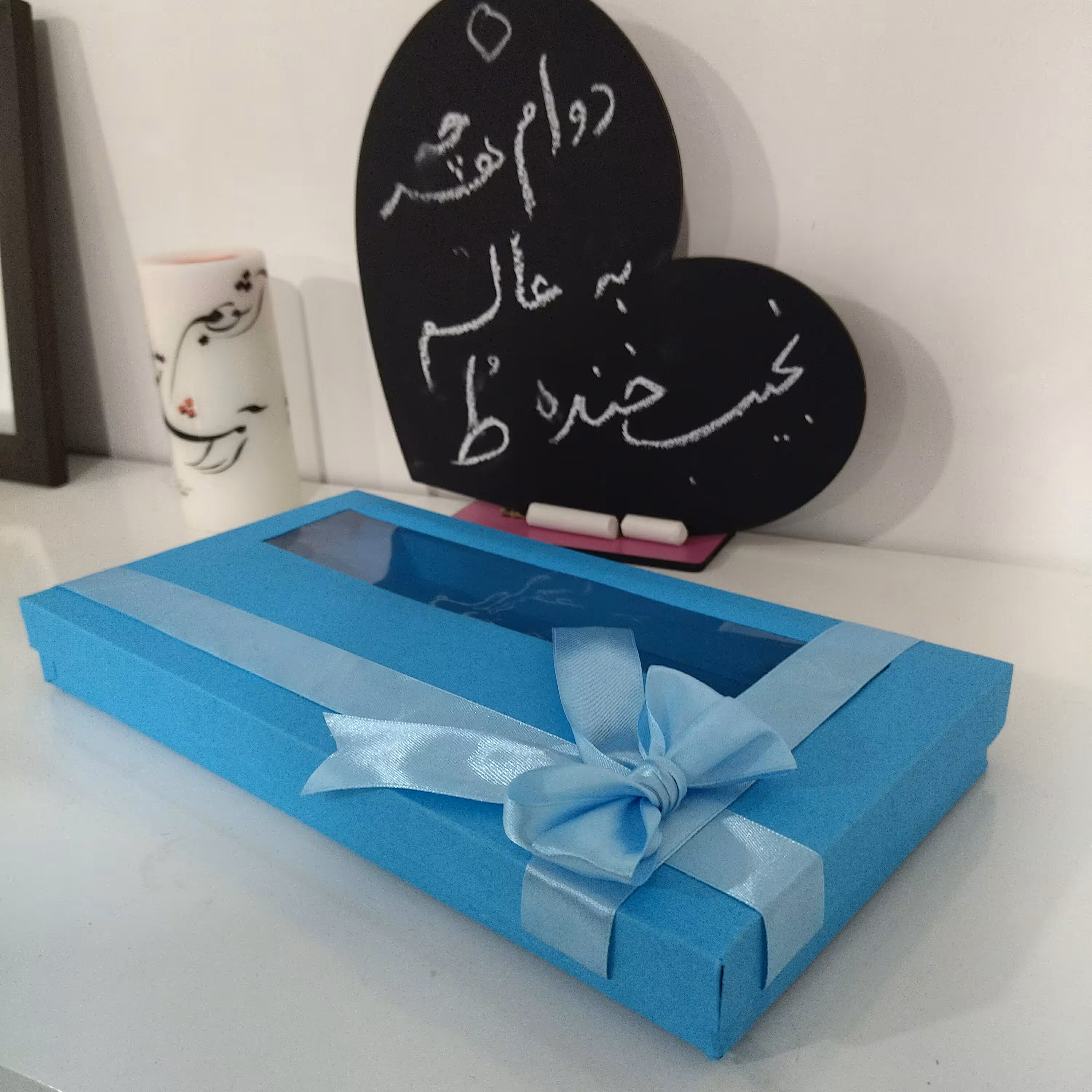 جعبه کادو، کوکی،شمع،عروسک،میوه خشک ویترینی مستطیلی آبی پاپیون دار