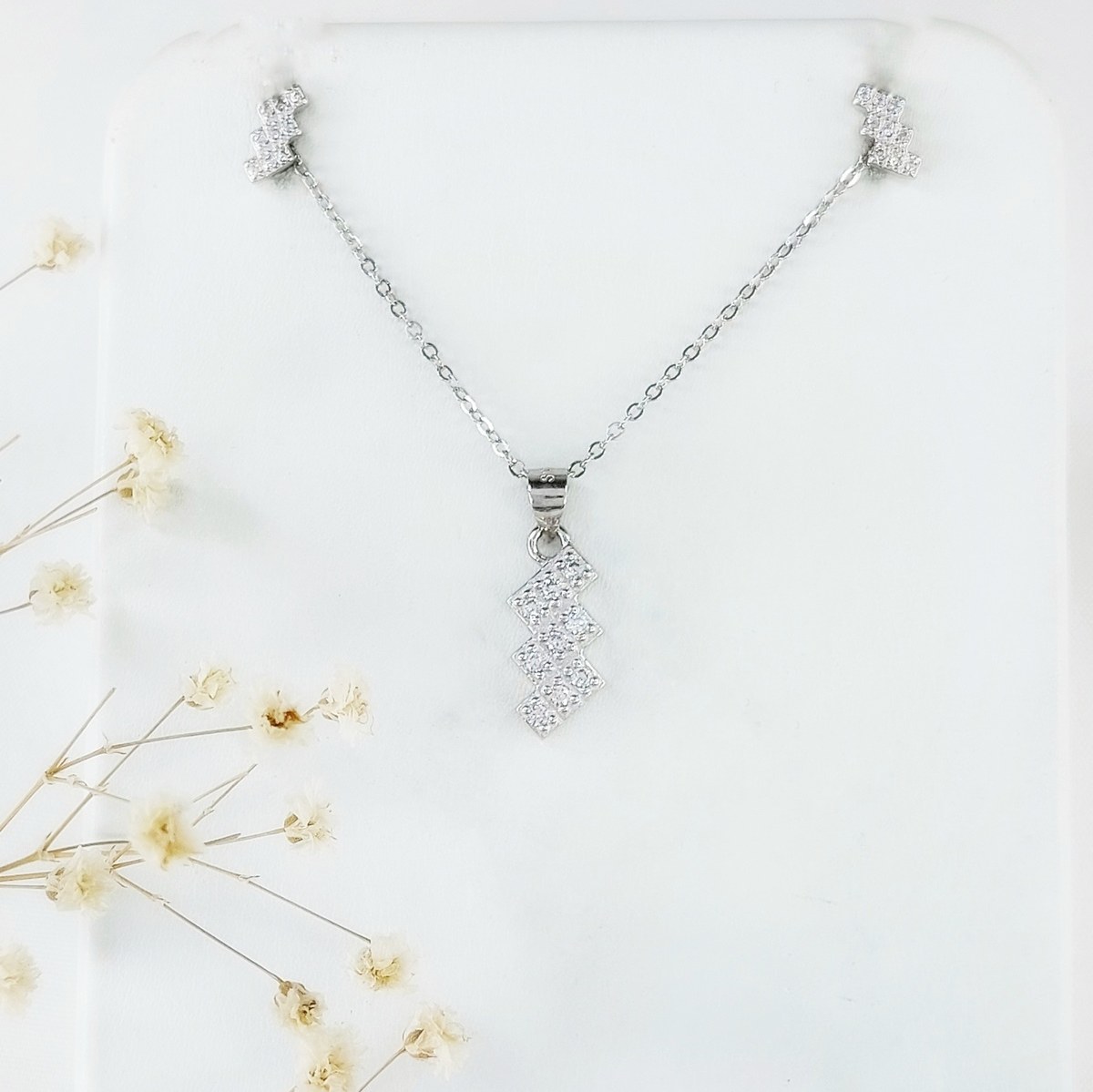 نیمست زیکزاک نقره با عیار 925 ساخت ایتالیا کد 11070