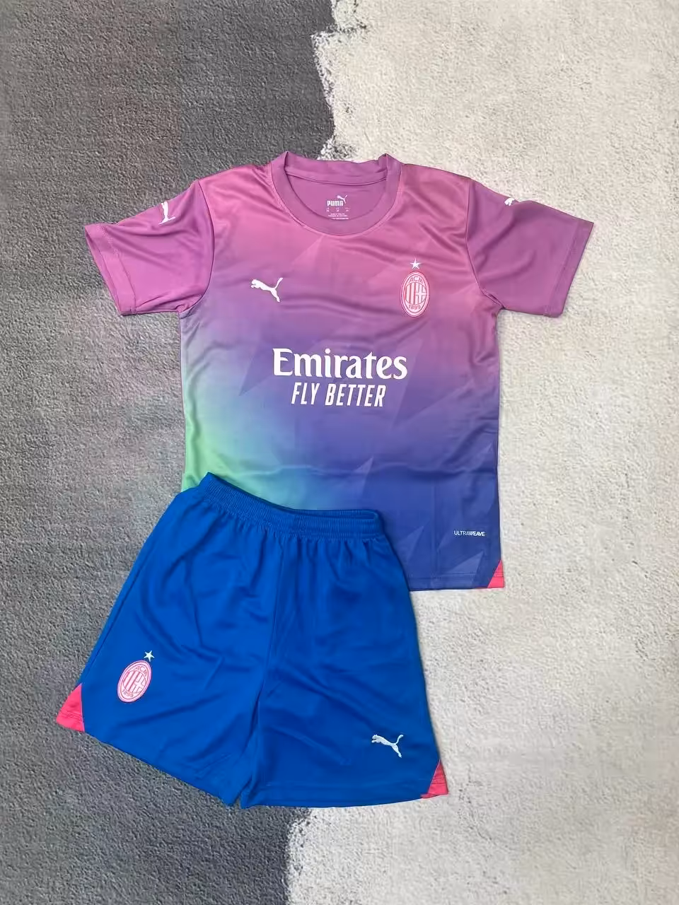 لباس سوم میلان 2024 بچه گانه