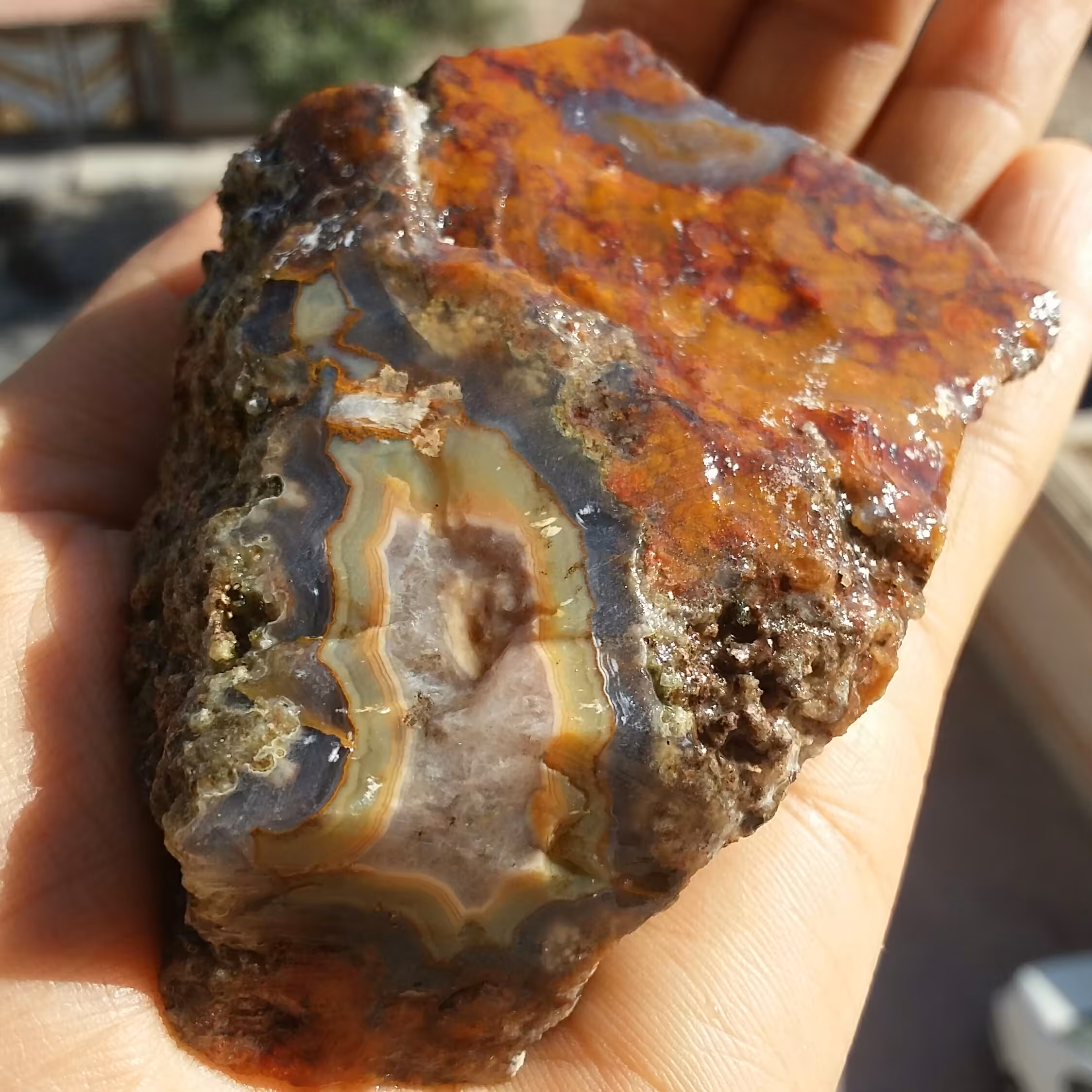 سنگ راف عقیق سلیمانی رنگی 3بعدی منظره محشر کاملا طبیعی
نمونه ای تکرار نشدنی محشششششر
با قابلیت ساخت چندین نگین قیمتی