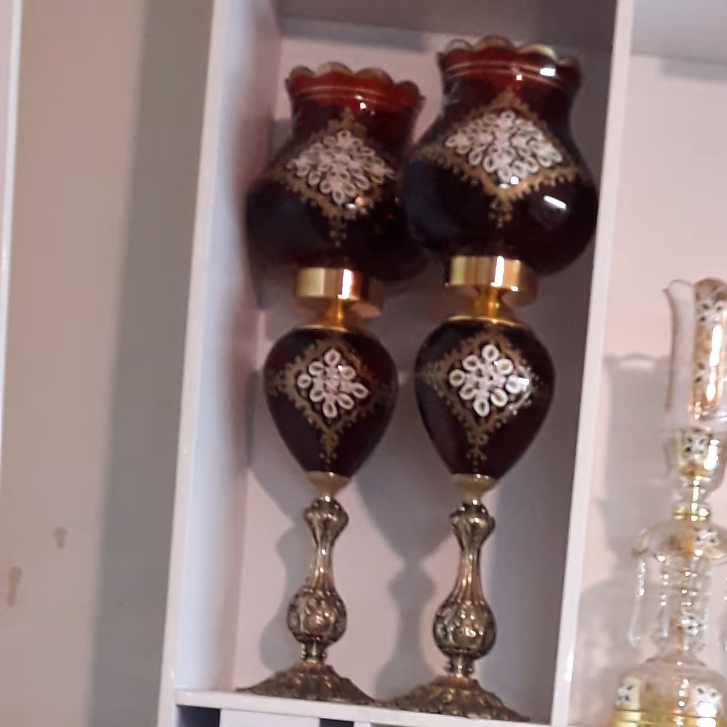 لامپا پایه برنزی.گل برجسته ،آب طلا کاری شده