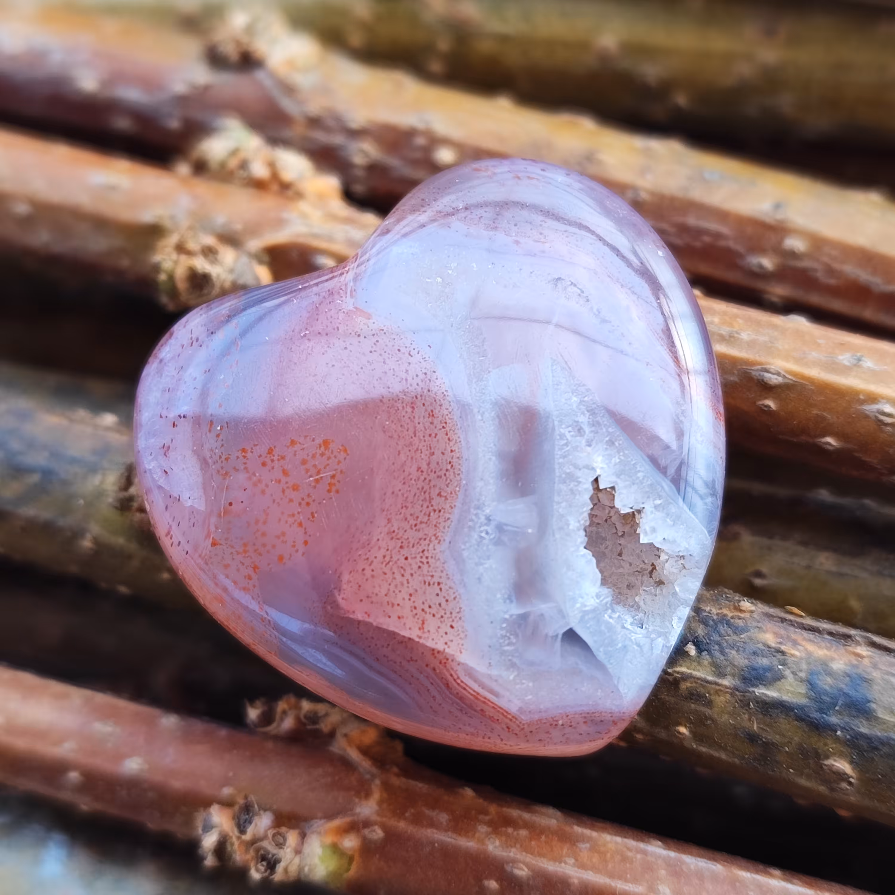 عقیق ناب خور فوق العاده زیبا و خوشرنگ