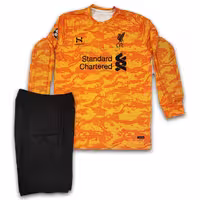 پیراهن و شورت دروازه بانی لیورپول 2023 (بکر)