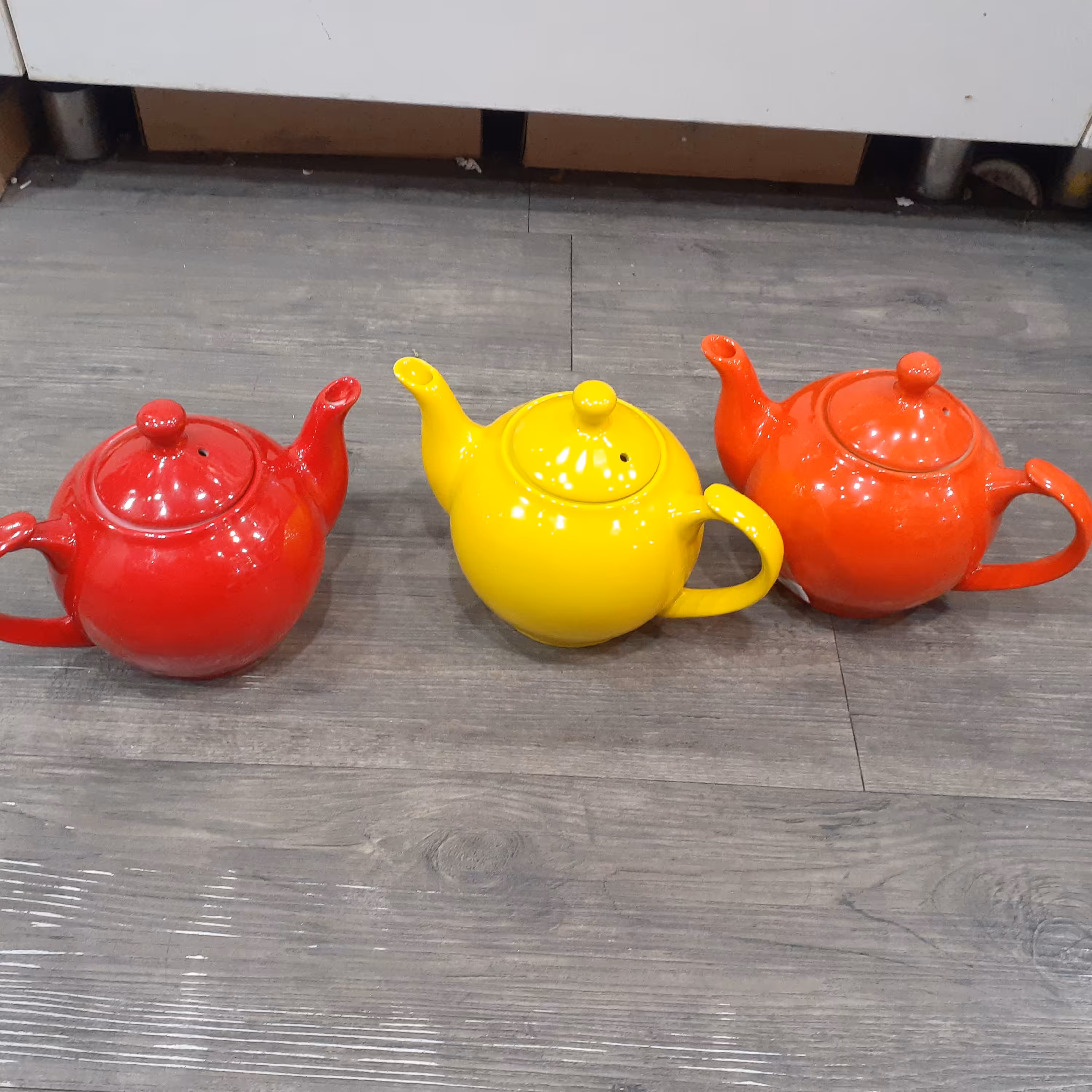 قوری چینی مقصود 6کاپ در سه رنگ 