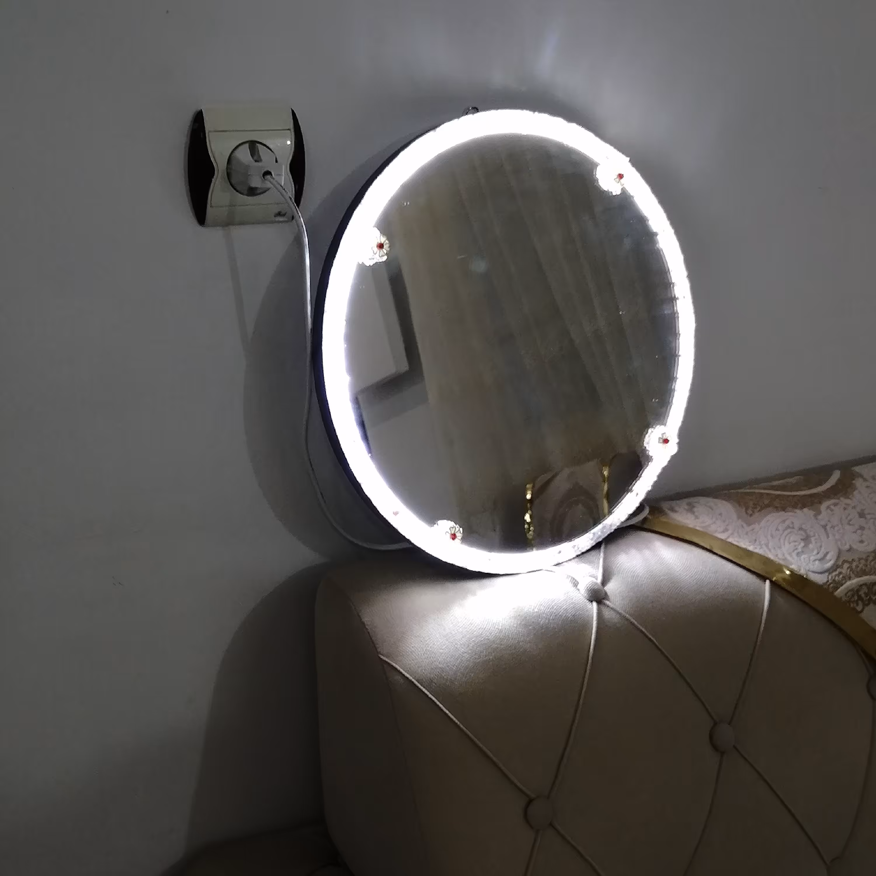 اینه های طرح بلاک لایت دایره ای  شکل درهرطرح و هرمدل رنگ نور پردازی دلخواه شماتولید می‌شود 