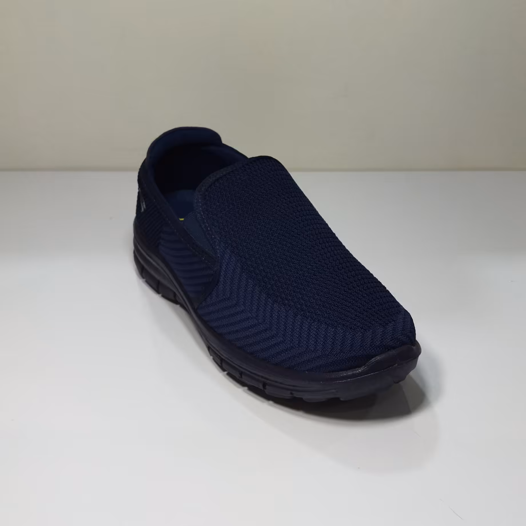 کفش کتونی راحتی پیاده روی اسکیچرز  اندیشه