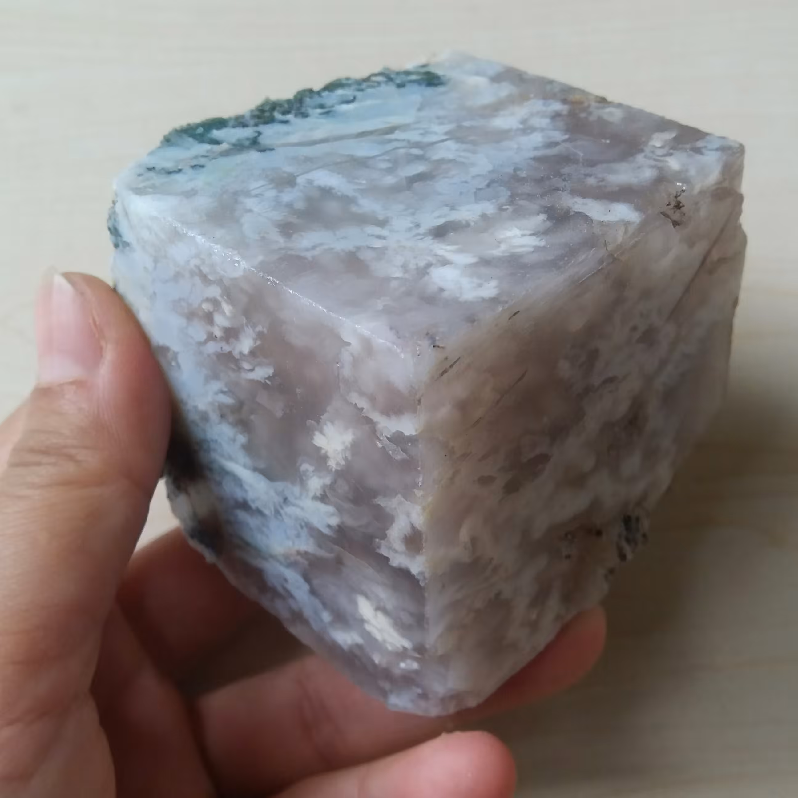 سنگ عقیق اصل منظره برفی معدنی و اصل با رنگ طبیعی کلکسیونی و کمیاب با خواص بسیار سنگ عقیق با منظره برفی