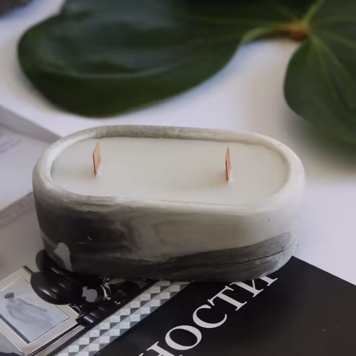 شمع بتنی بیضی عطری( همراه با هدیه )