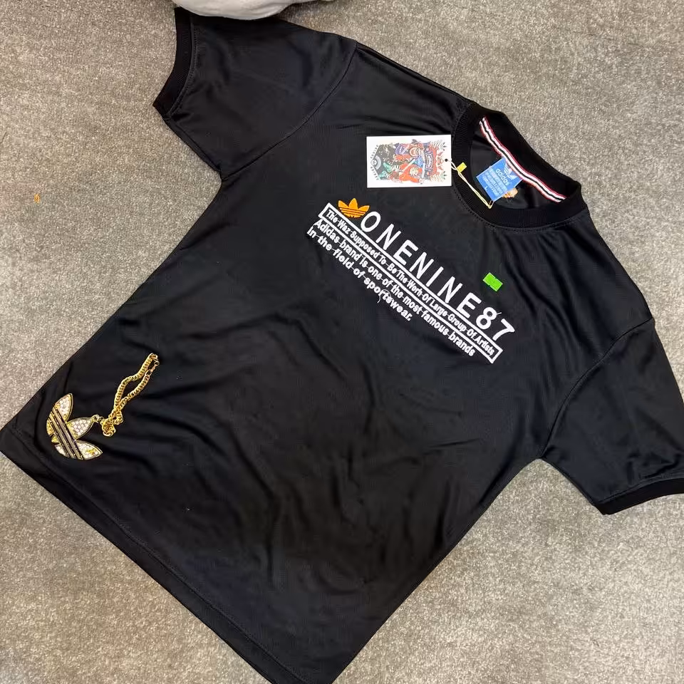 تیشرت پارجه سوزنی در دو رنگ کار تمام گلدوزی 