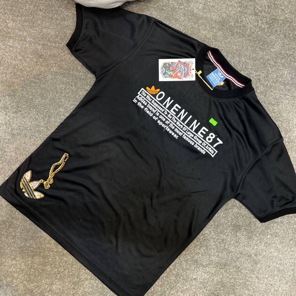 تیشرت پارجه سوزنی در دو رنگ کار تمام گلدوزی 