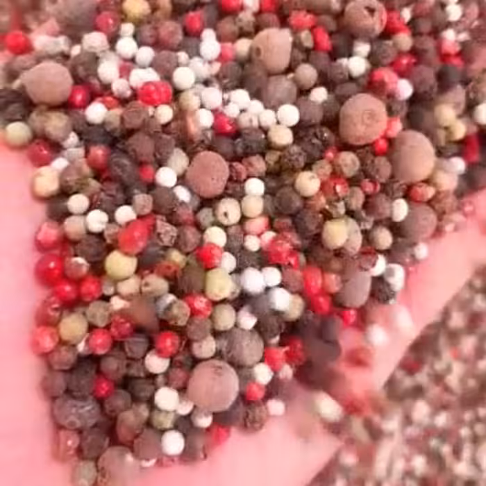 فلفل رنگی 1 کیلوگرم ارسال رایگان 