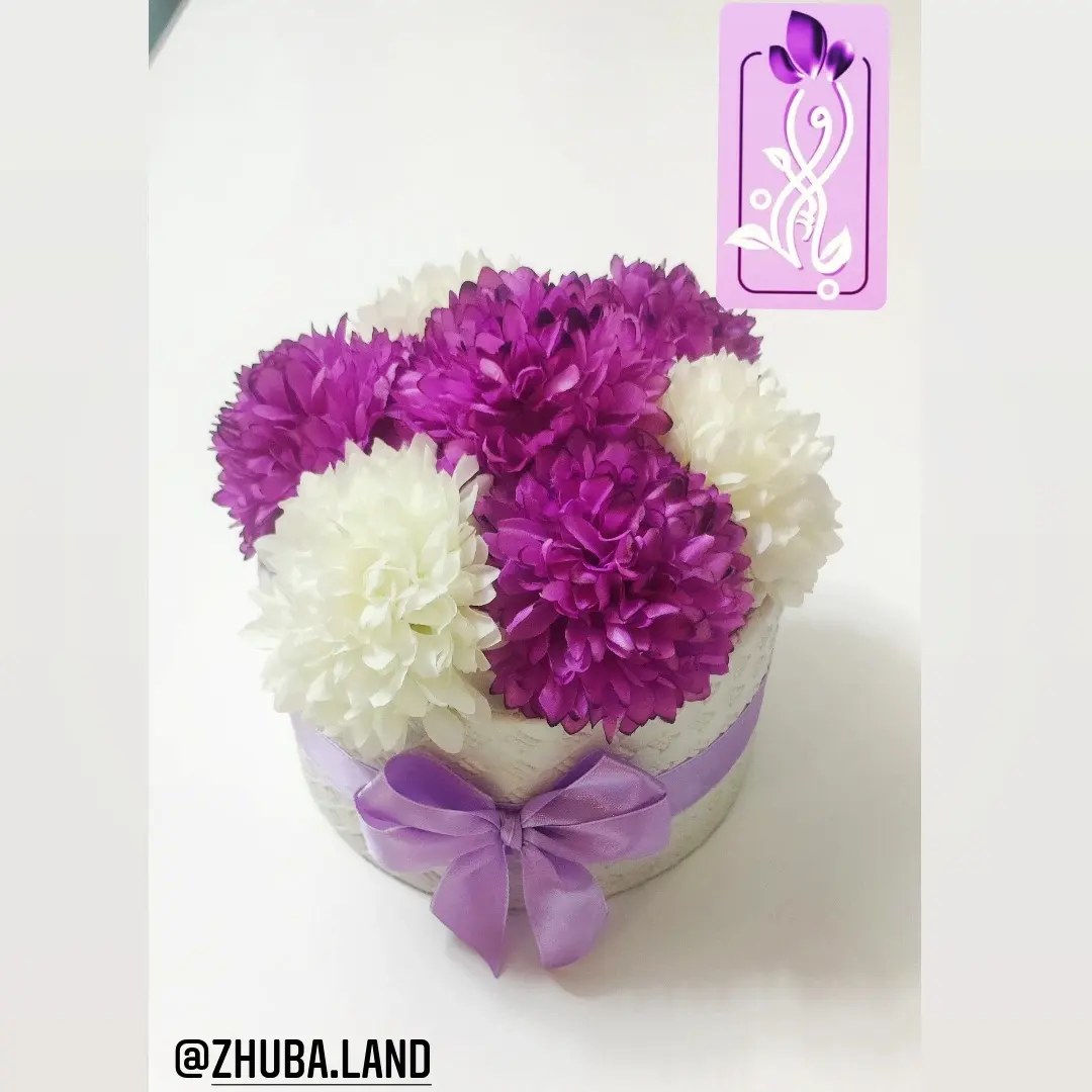 باکس گل چرمی داوودی سایز متوسط ( مصنوعی ) .هدیه کادو تولد سوپرایز ولنتاین