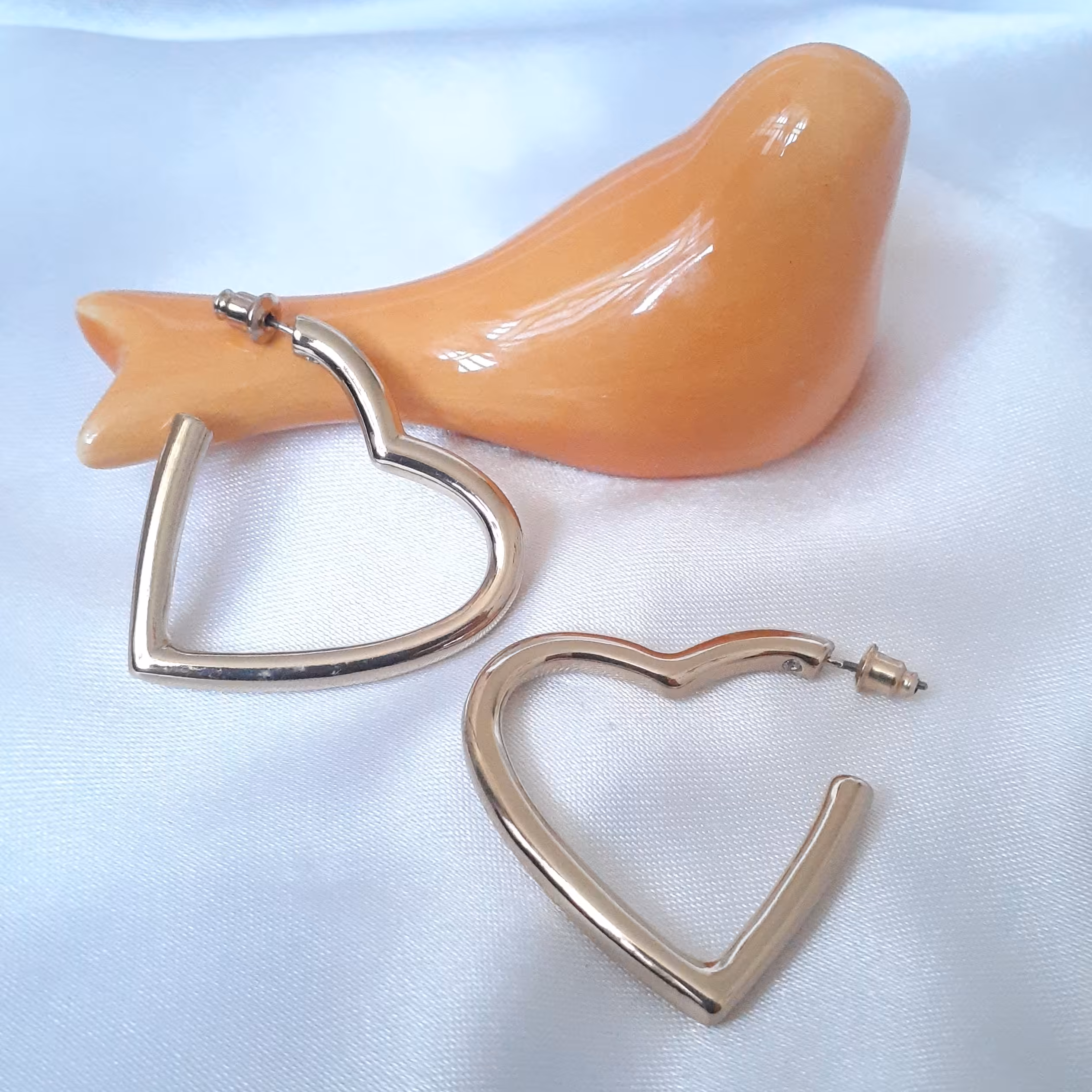 گوشواره قلبی رنگ طلایی ضد حساسیت