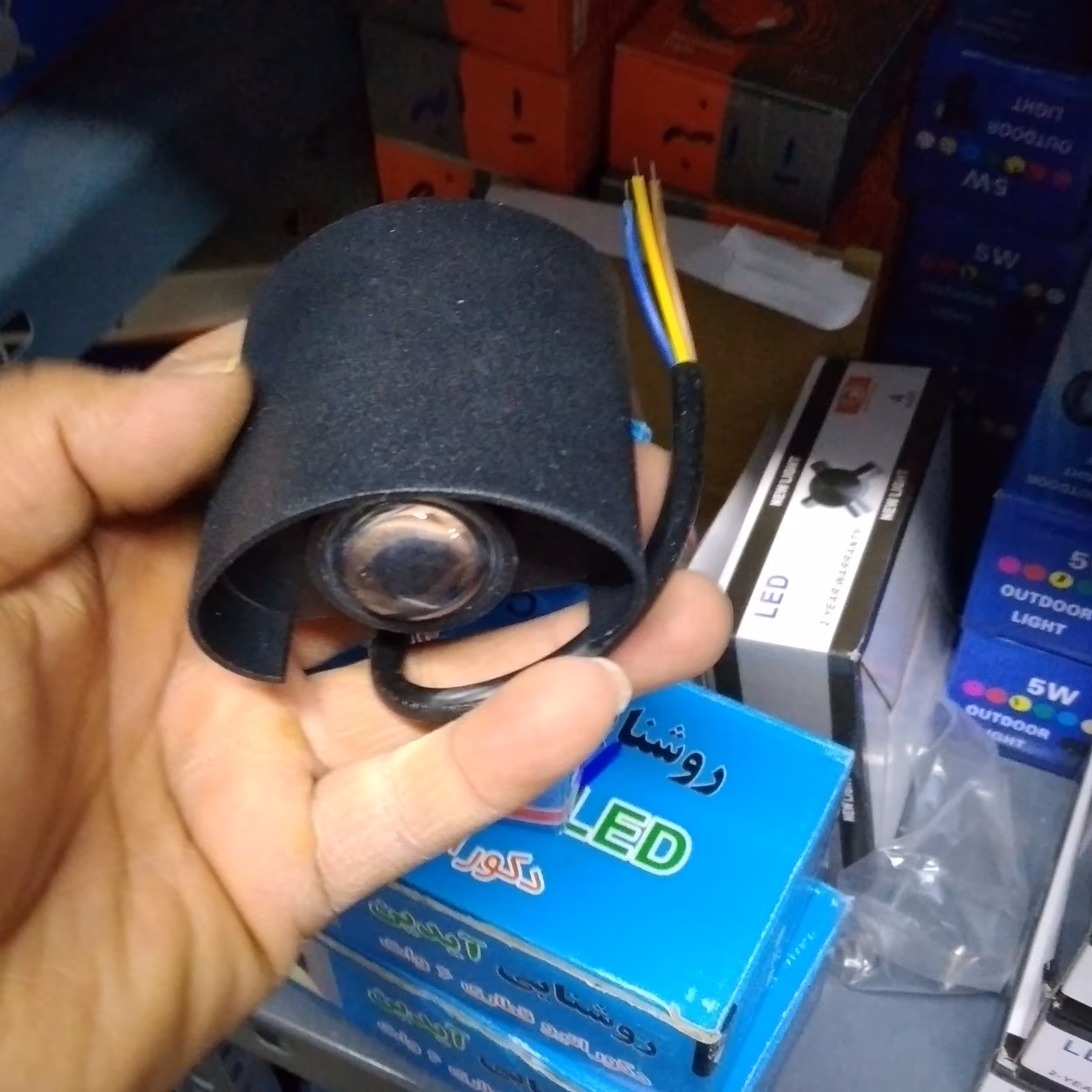 چراغ دکوراتیو قطاری 4 وات واترپروف بدنه مشکی وسفید