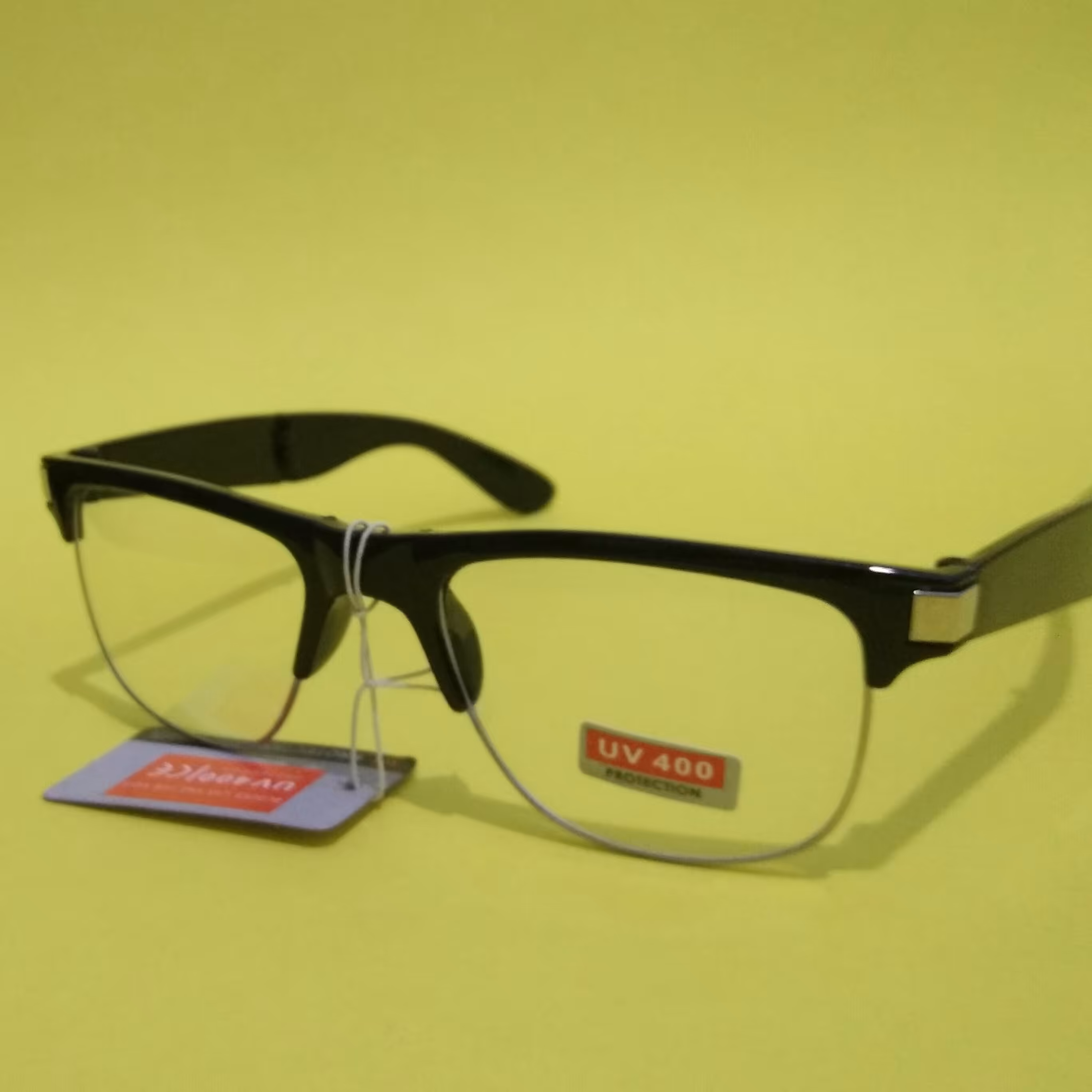 عینک تاشو سفید