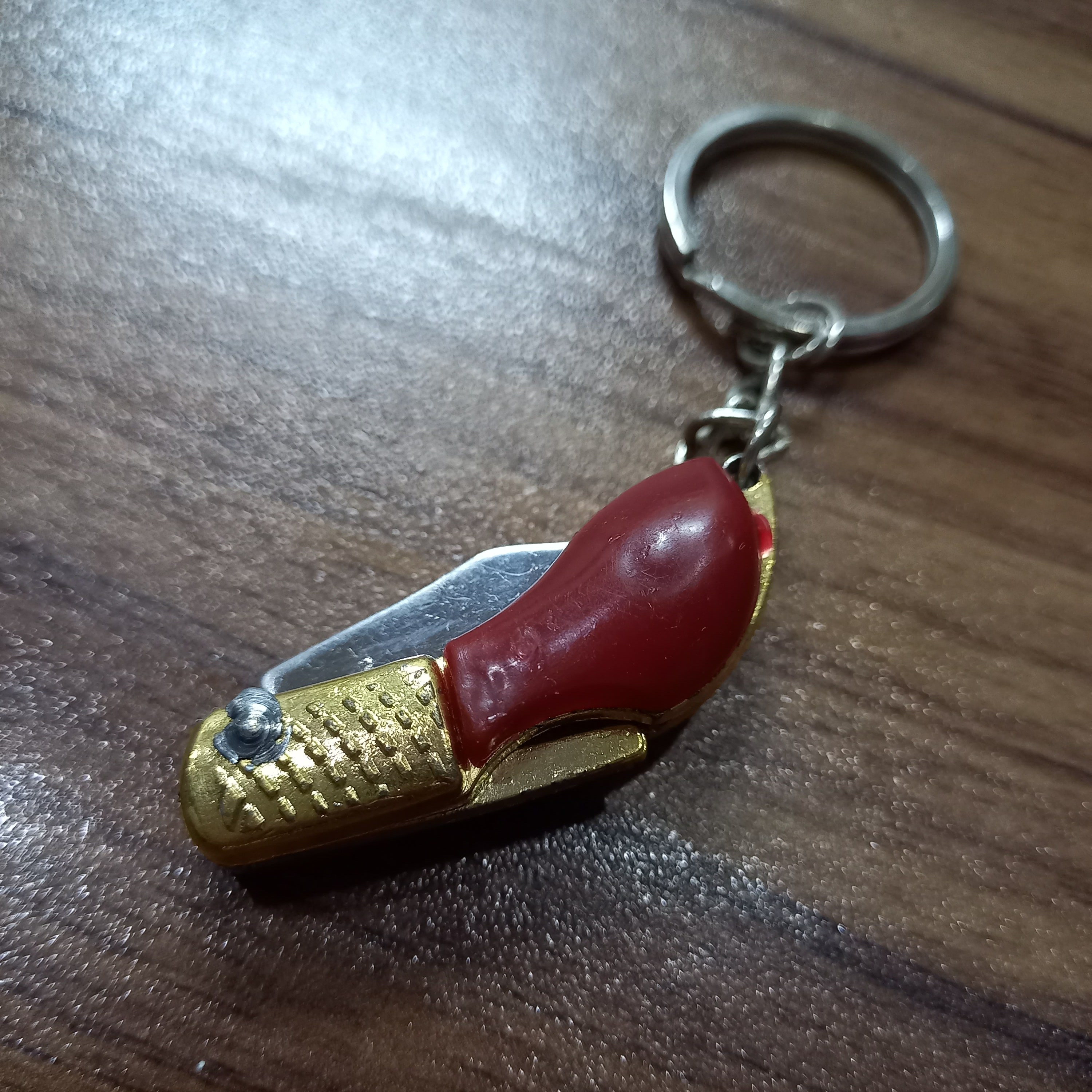 جاکلیدی چاقو کوچک