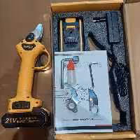 قیچی شارژی دیوالت