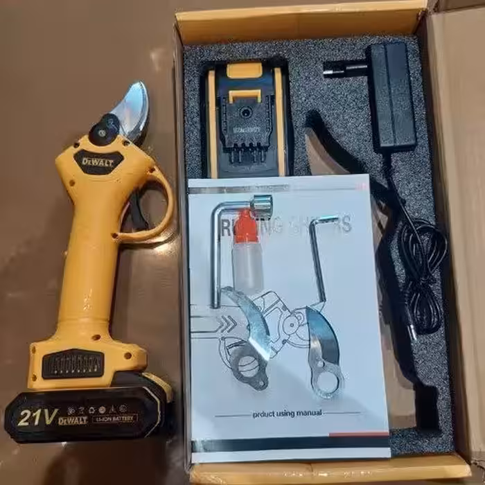 قیچی شارژی دیوالت