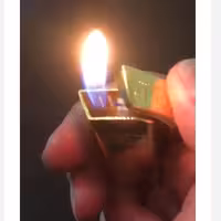 فندک گازی روکش طلا  باحک اسم بهمراه شناسنامه و جعبه