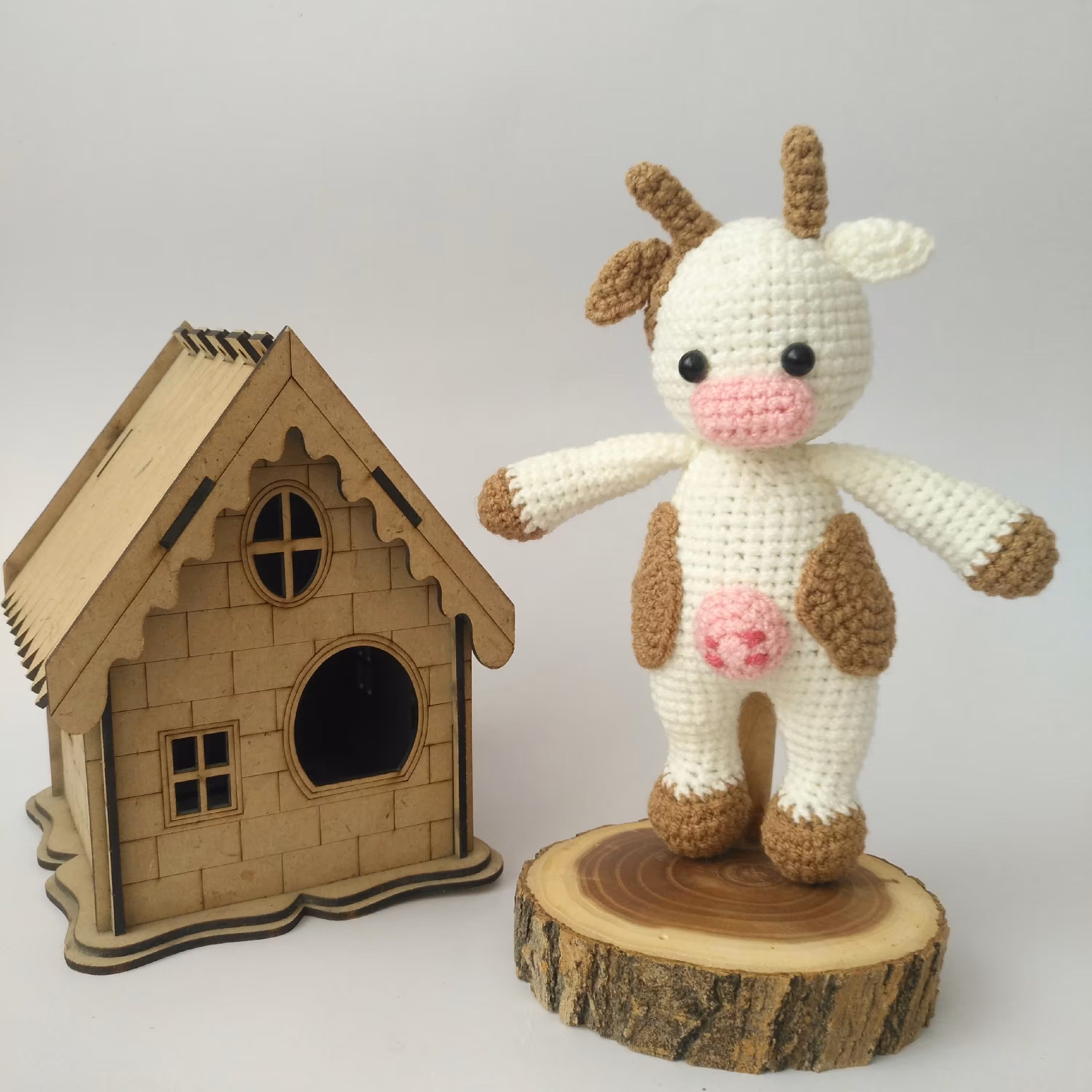 اسباب بازی عروسک بافتنی کاموایی گاو دوست داشتنی