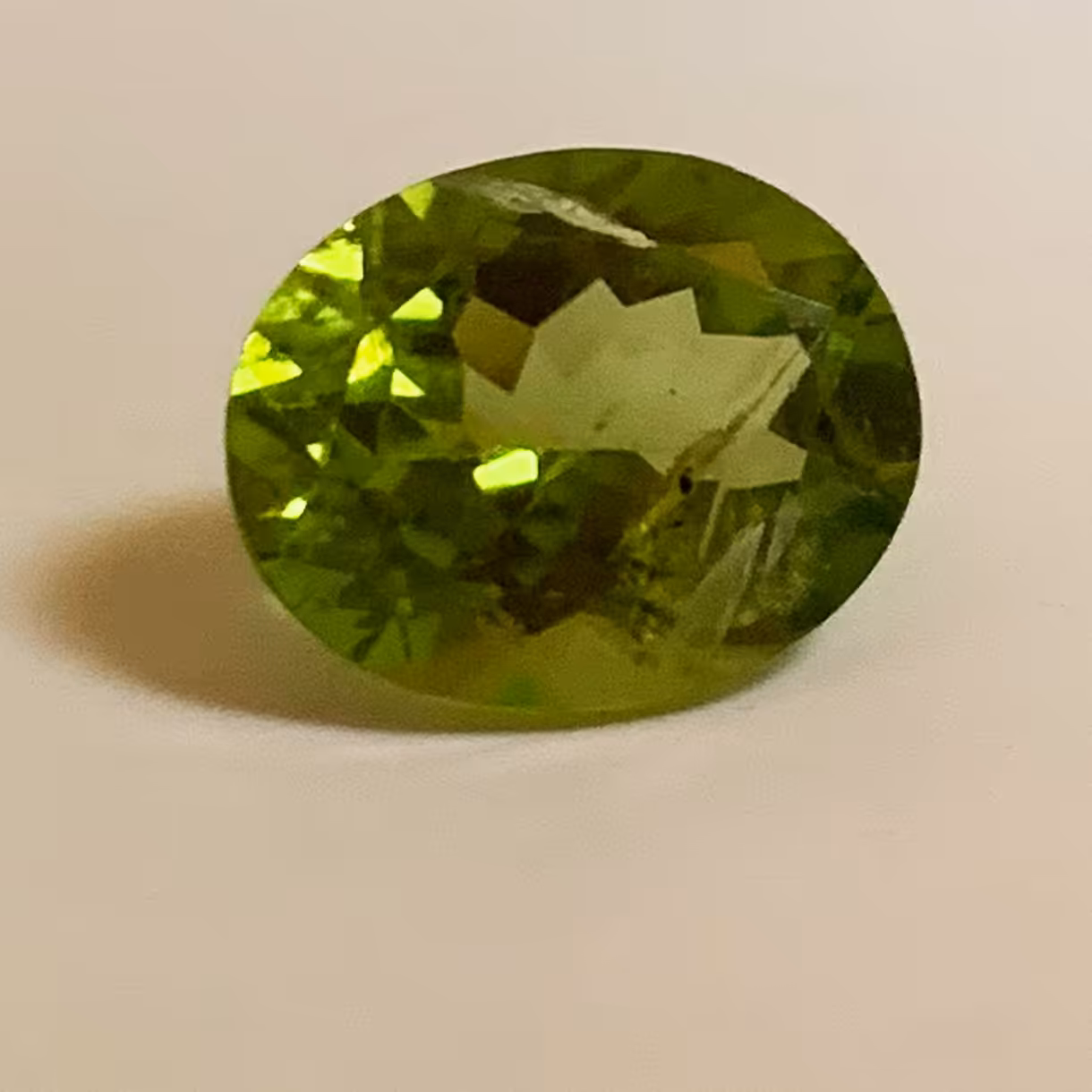 سنگ اصل و معدنی زبرجد دارای اینکولوژن طبیعی تراش فست کد 1114