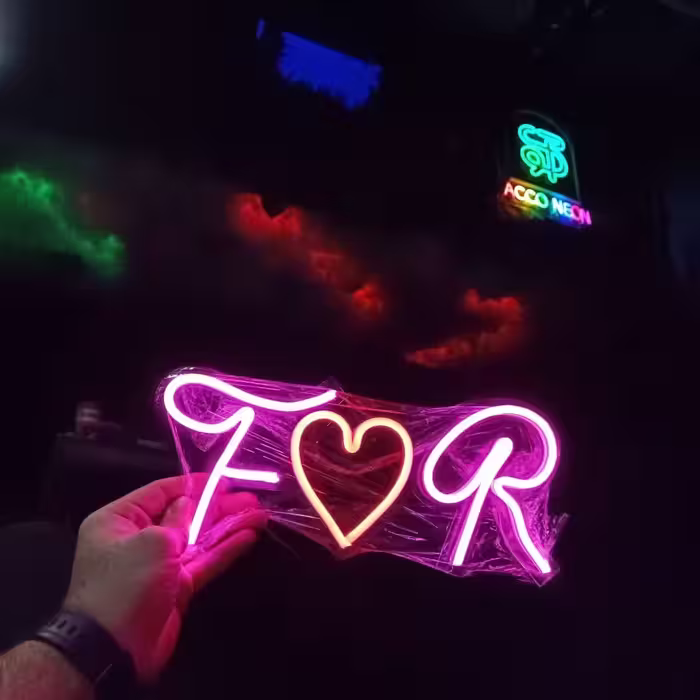 تابلو نئون طرح F and R