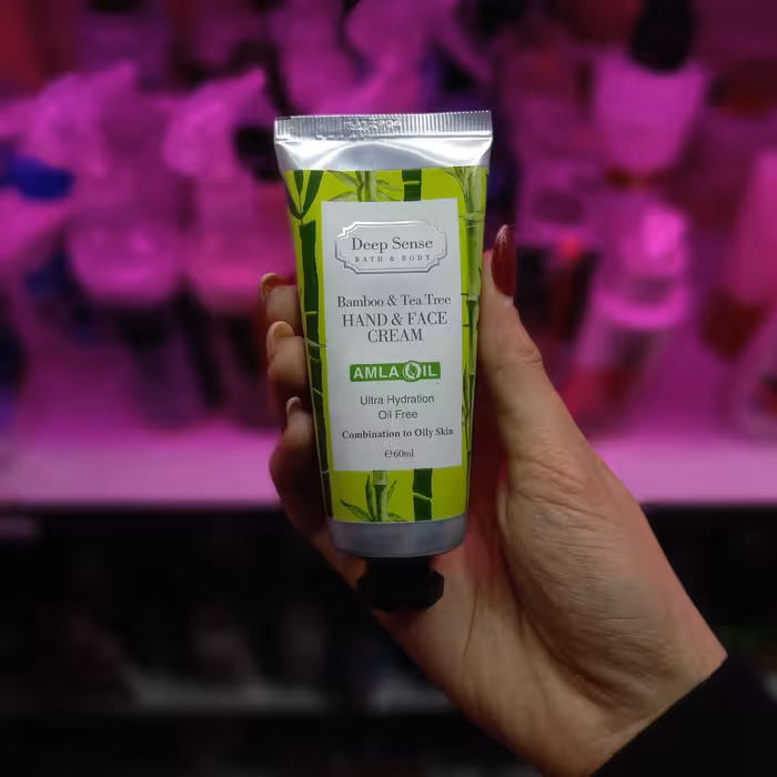  کرم مرطوب کننده دست و صورت روغن درخت چای و بامبو دیپ سنس مناسب پوست چرب ومختلط