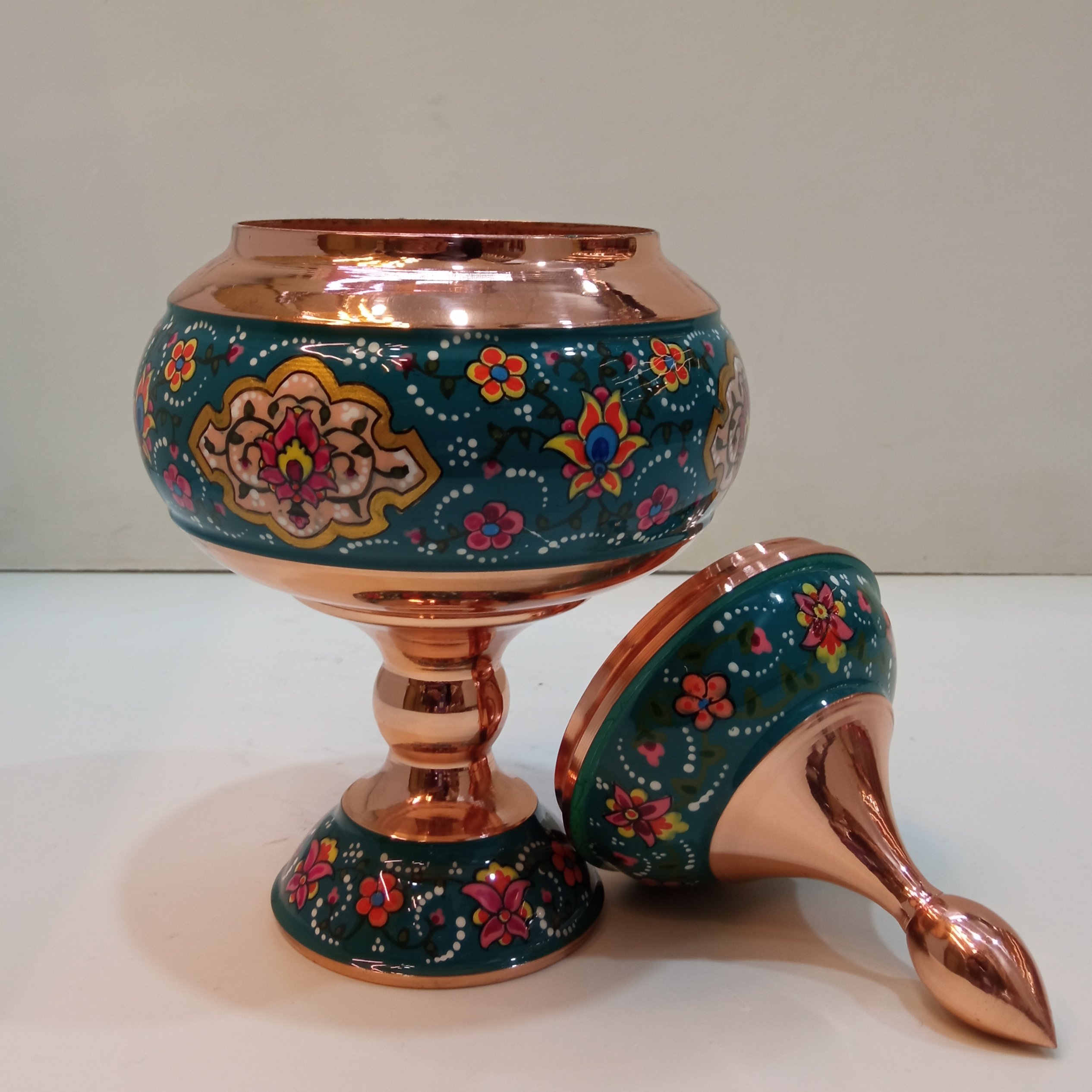 شکلات خوری مسی مینا
