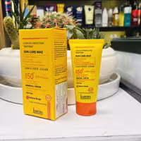 کرم ضد آفتاب کاربا SPF50 بژ طبیعی  مناسب پوست خشک  با حجم 50 میلی لیتر 
