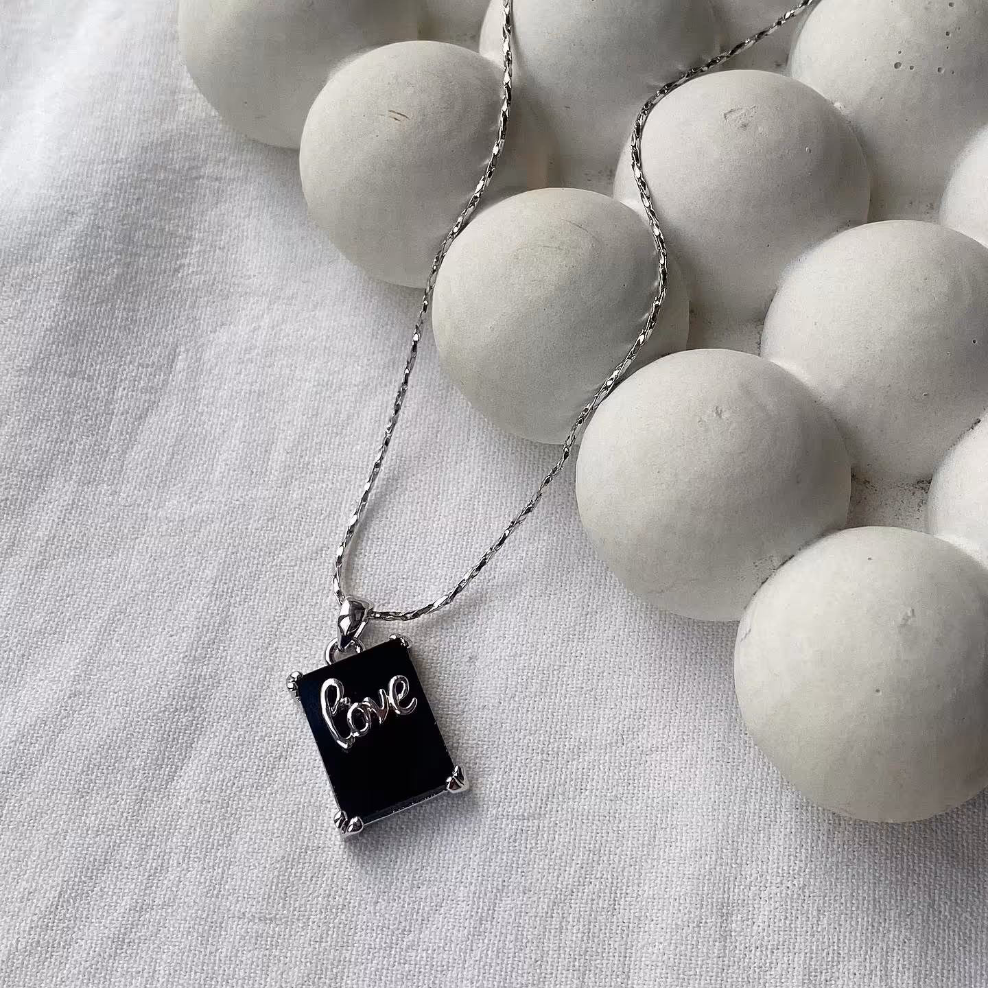 گردنبند اسپرت لاو