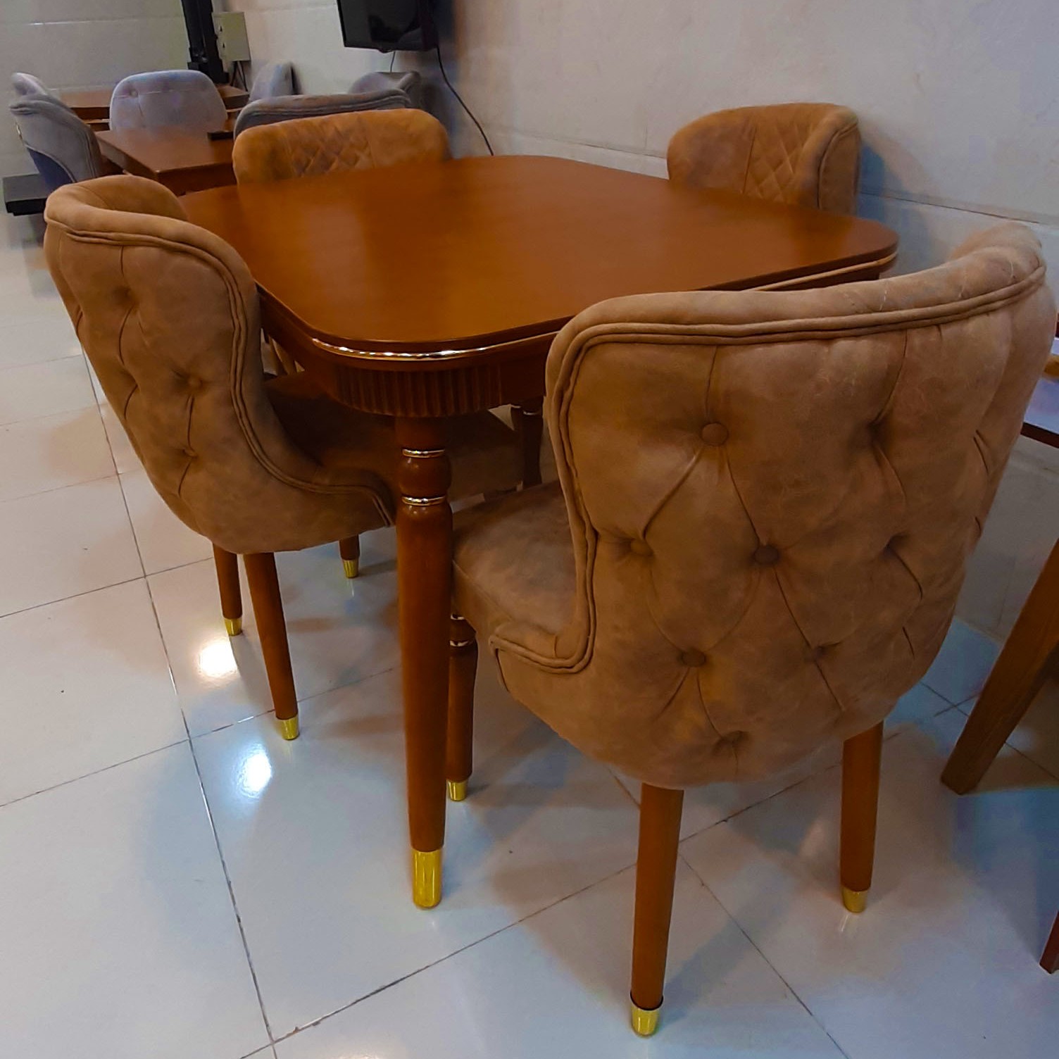 میز ناهارخوری