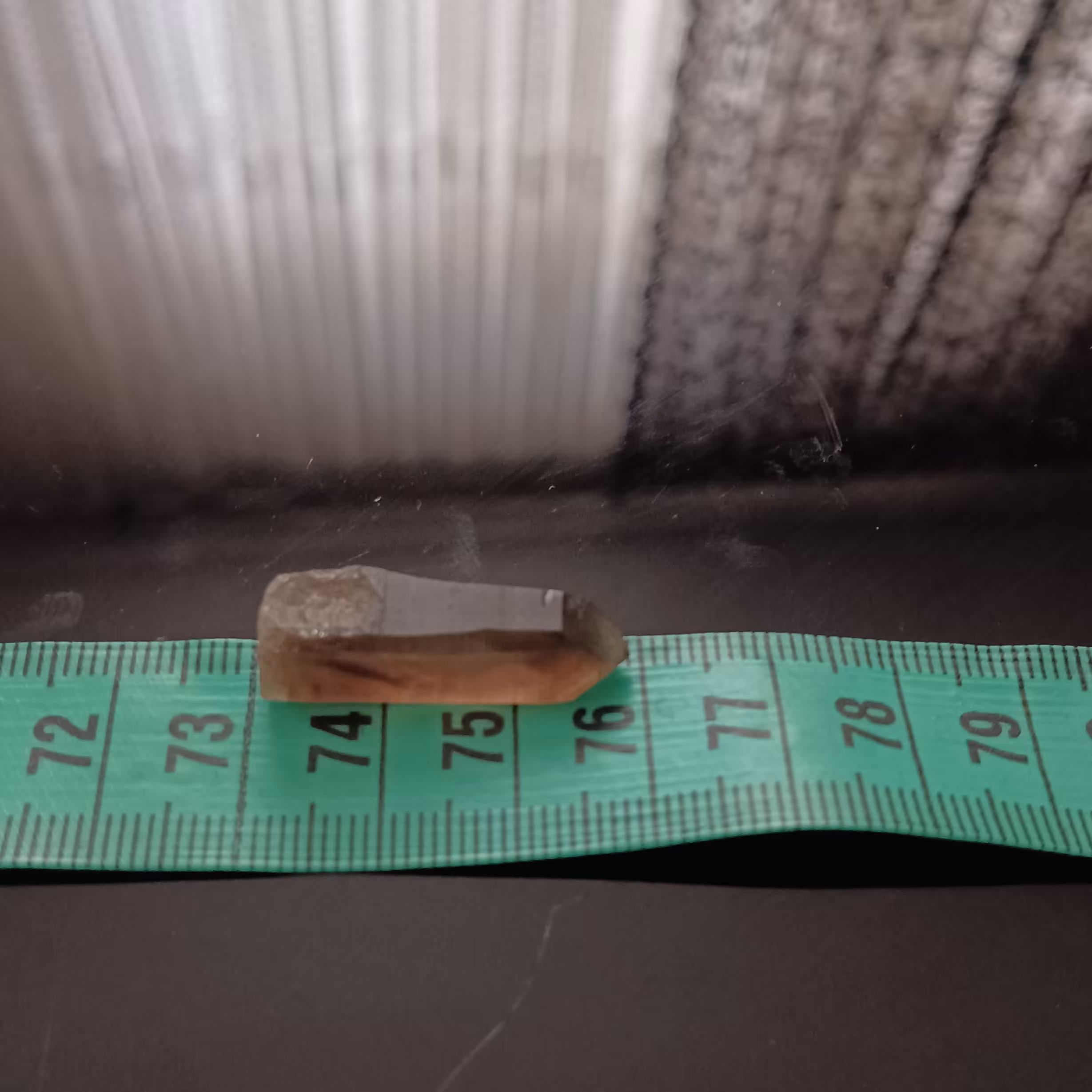 سنگ راف کوارتز دودی و یا اسموکی اصل و معدنی مخصوص تراش برای نگین انگشتر مردانه و زنانه وکلکسیونی 