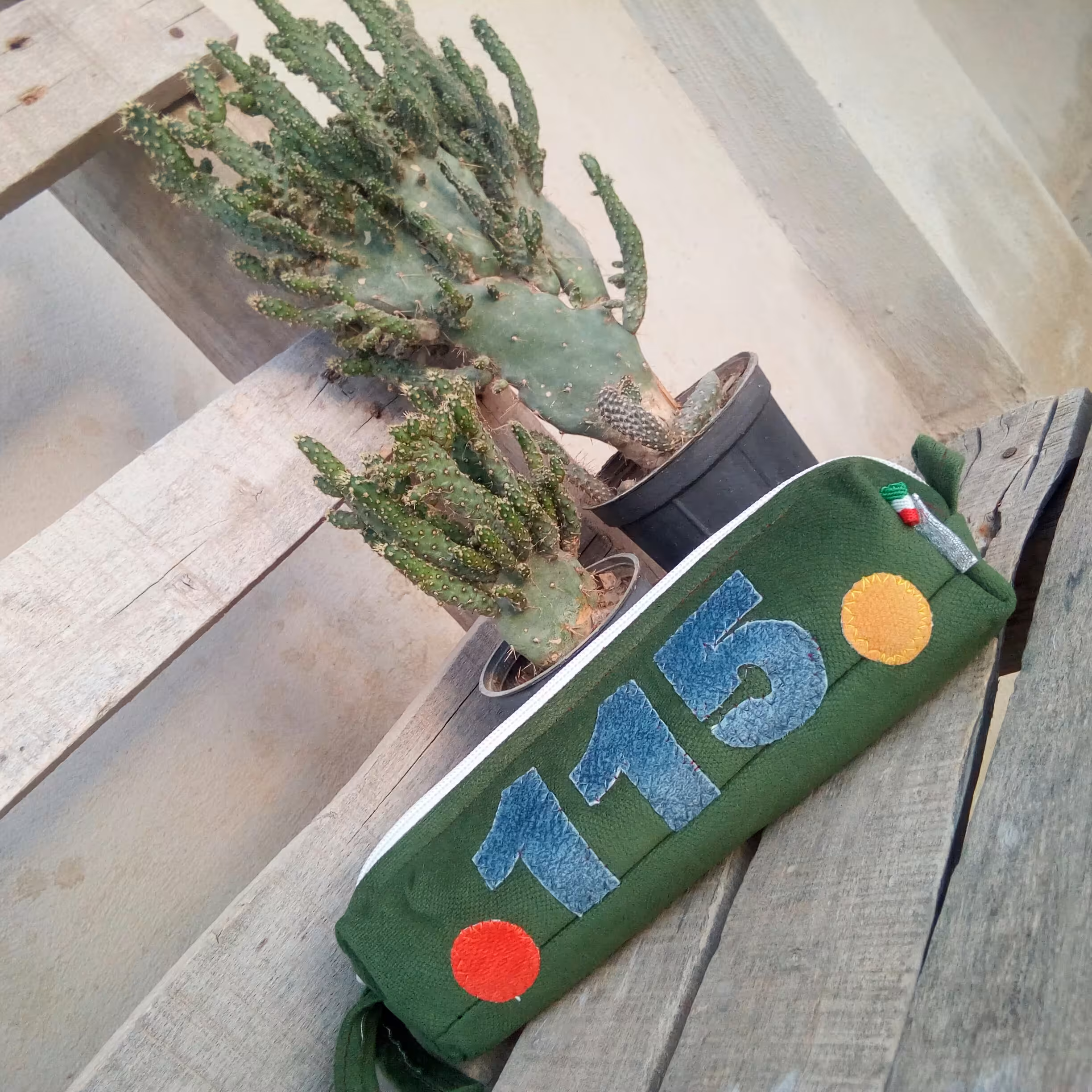 جامدادی پارچه ای با طرح گل