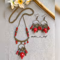 گردنبندو گوشواره یلدایی  گردنبندیلدایلدایی گوشواره یلداشیک