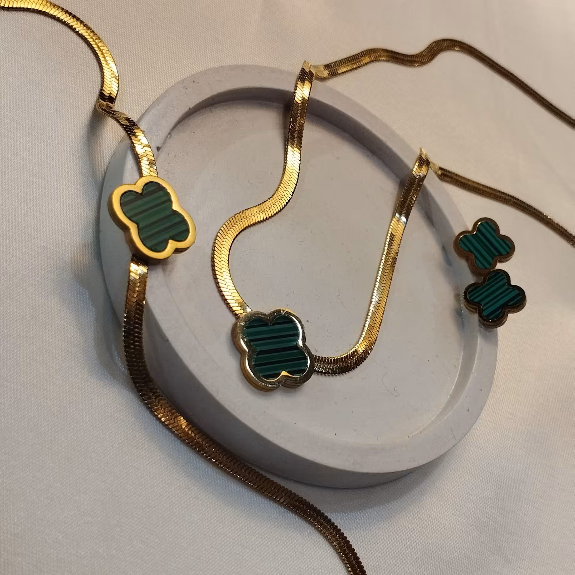 ست گردنبند ونکلیف