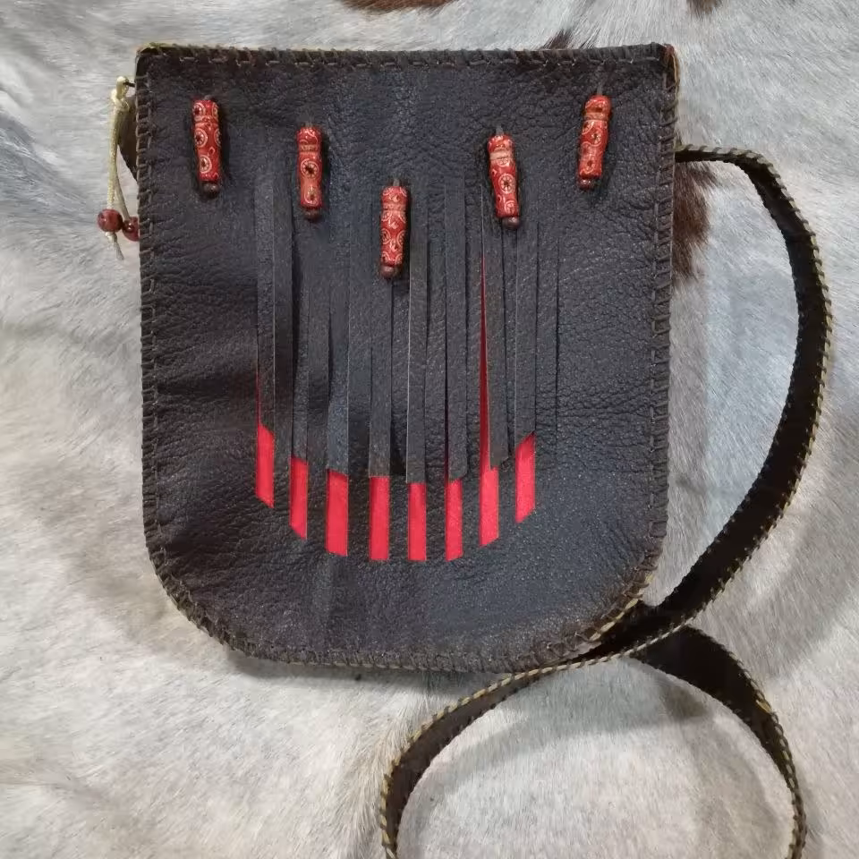 کیف چرم طبیعی دوشی دخترانه قهوه ای سایز متوسط 