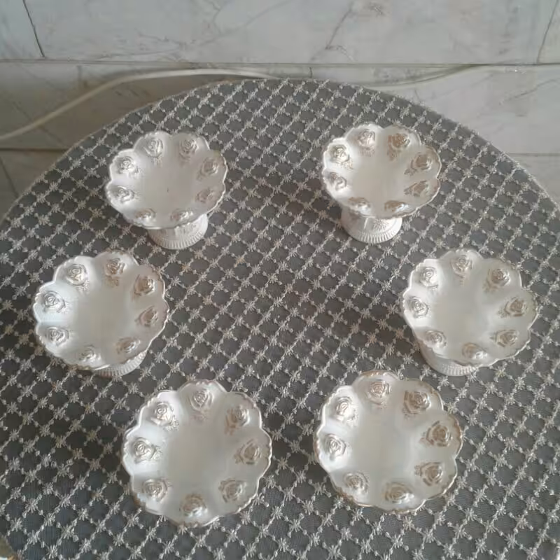 کد 714 ش . جام هفت سین سفید  - ظرف هفت سین  - 
لوازم هفت سین عمده - جام هفت سین طلایی