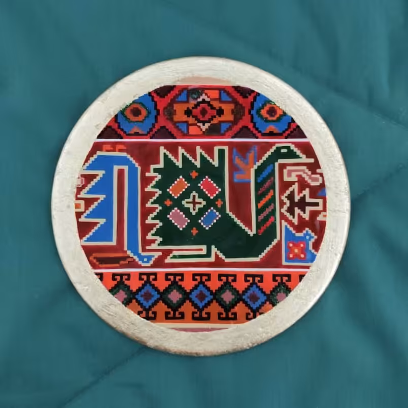 دیوارکوب سفالی طرح حاشیه فرش قشقایی فارس ، سایز 20 همراه با جعبه دستساز