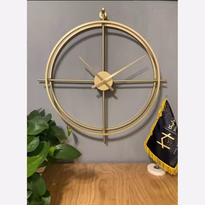 ساعت دیواری طلایی 