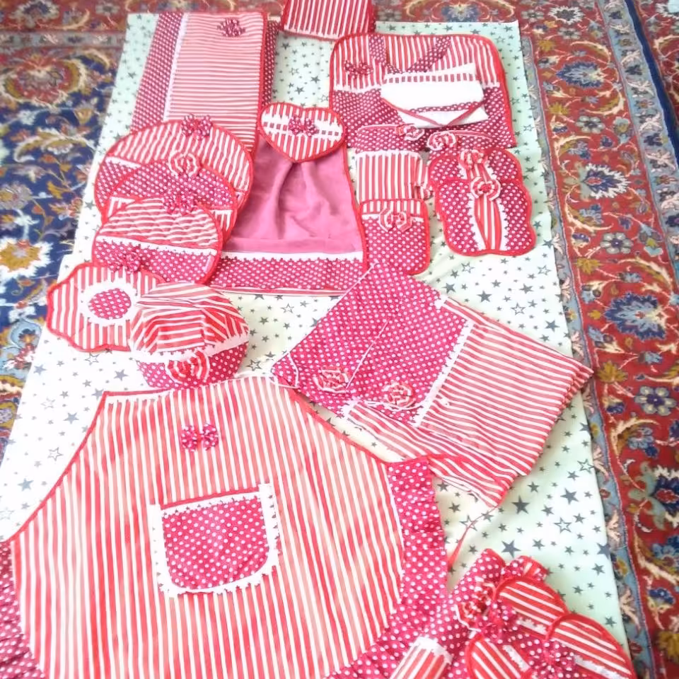 سرویس آشپزخانه 21تیکه ؤزن 500گرم رنگ قرمز