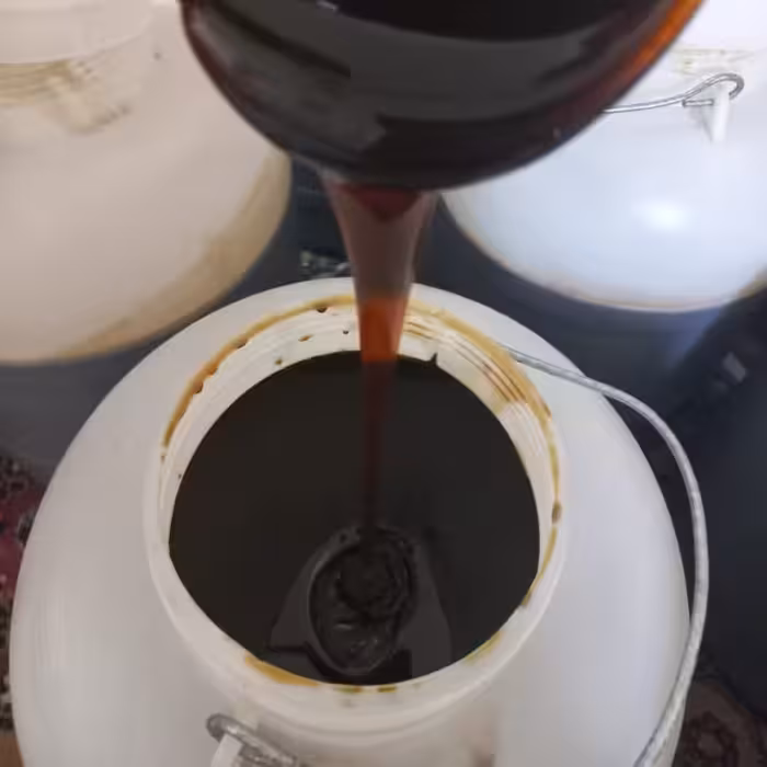 شیره ی خرمای درجه یک و سنتی در وزن کم و زیاد موجود می باشد